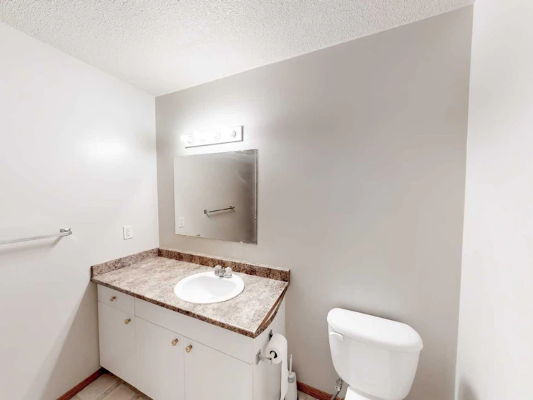 D-10029 105 Avenue, Grande Prairie, AB, T8V 1H2 - 21