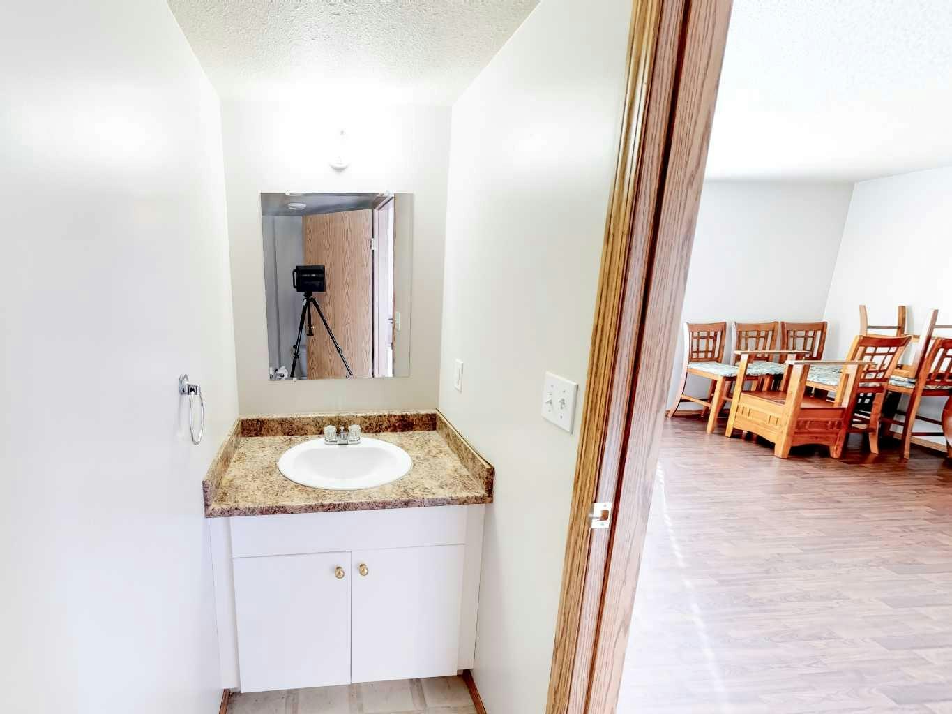 D-10029 105 Avenue, Grande Prairie, AB, T8V 1H2 - 10