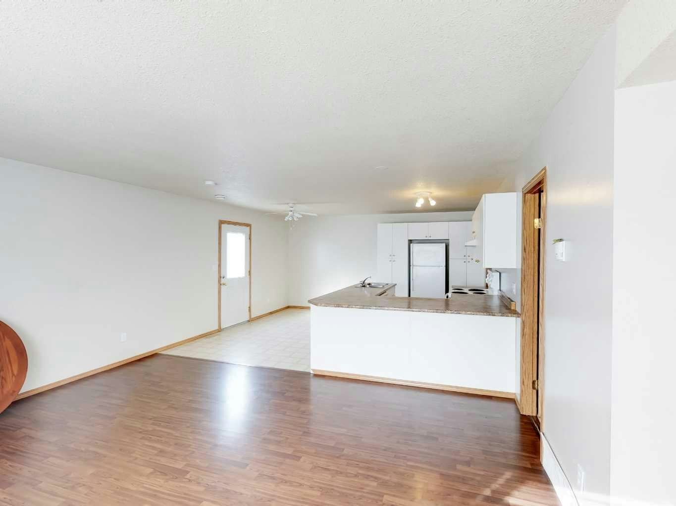 D-10029 105 Avenue, Grande Prairie, AB, T8V 1H2 - 9