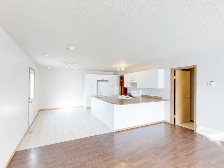 D-10029 105 Avenue, Grande Prairie, AB, T8V 1H2 - 3