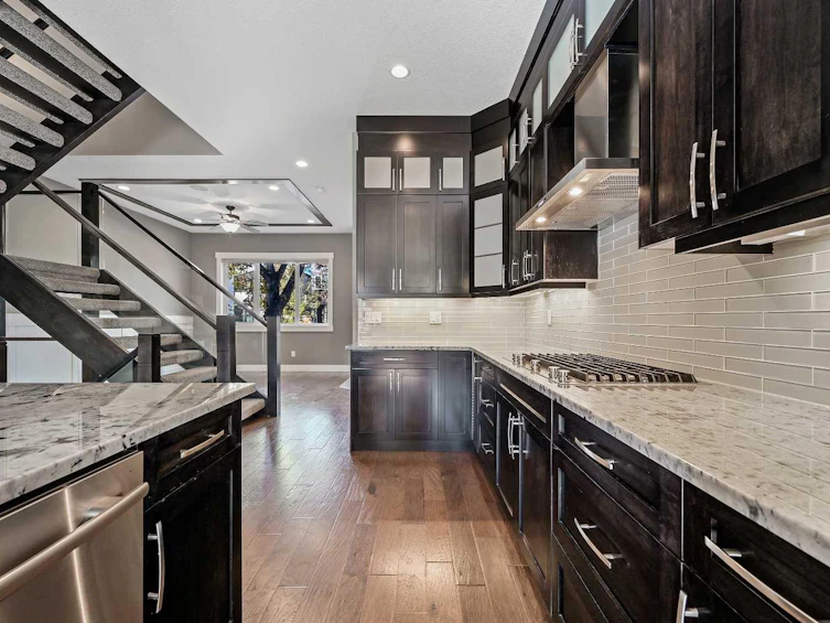 443 28 Avenue NW, Calgary, AB, T2M 2K7 - 12