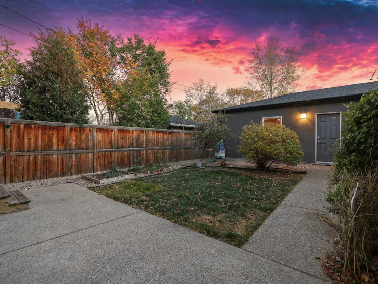 443 28 Avenue NW, Calgary, AB, T2M 2K7 - 42