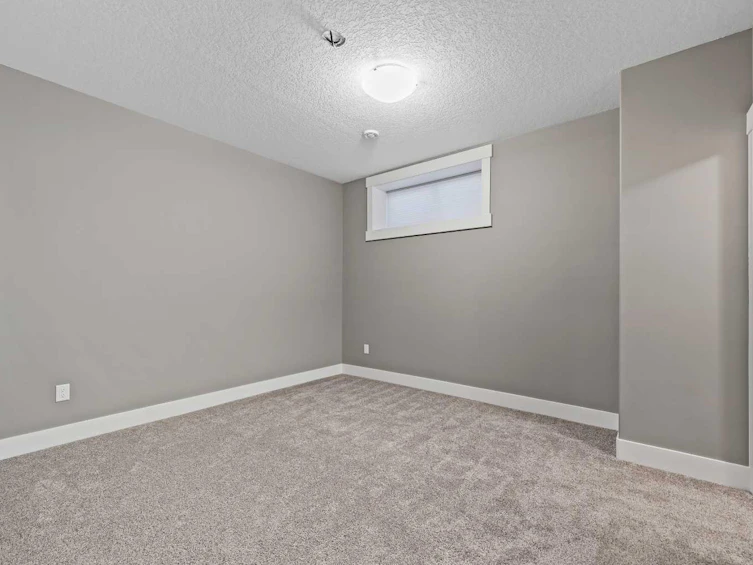 443 28 Avenue NW, Calgary, AB, T2M 2K7 - 37