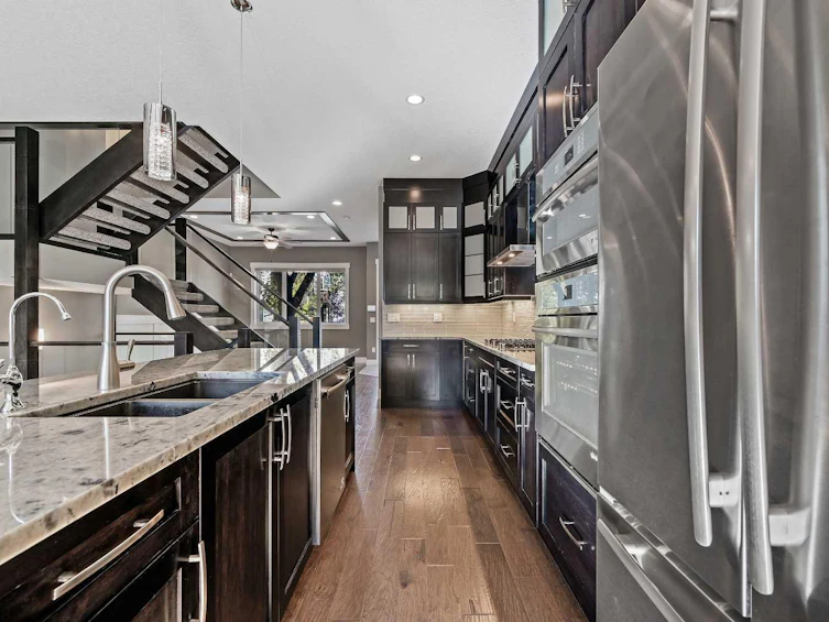 443 28 Avenue NW, Calgary, AB, T2M 2K7 - 11
