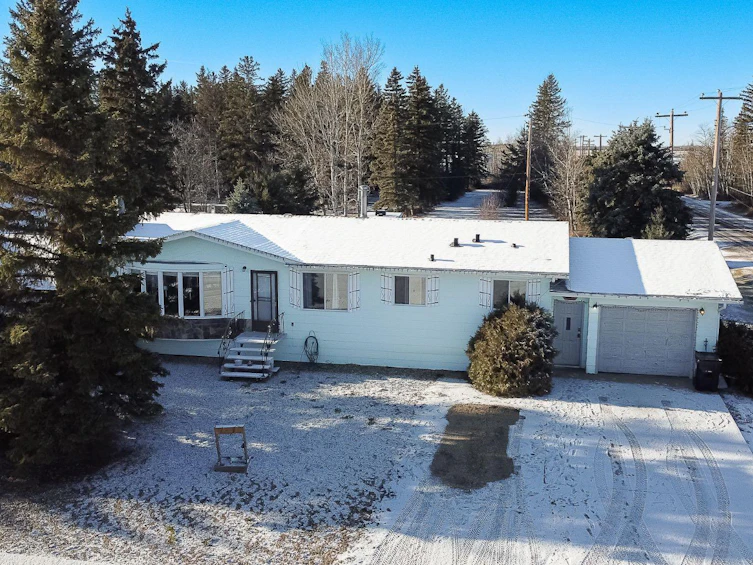 5124 49 Street, Smoky River M.D., AB, T0H 1S0