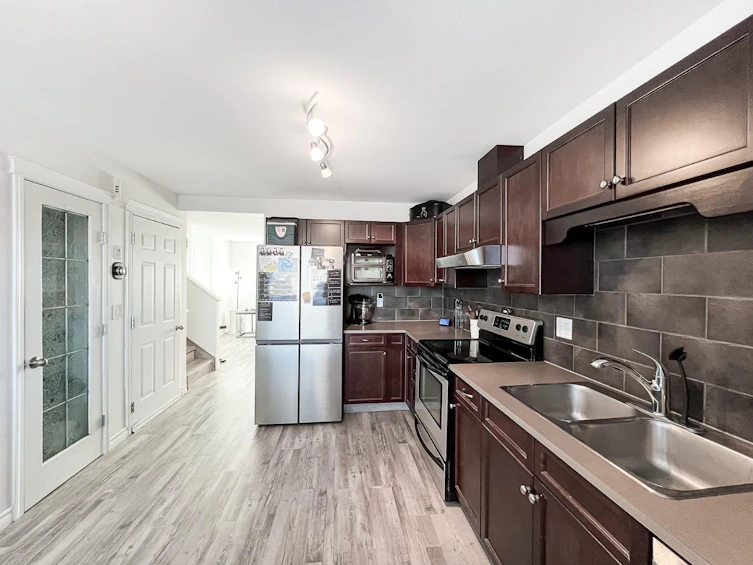 11218 Pinnacle Drive, Grande Prairie, AB, T8W 0E1 - 9