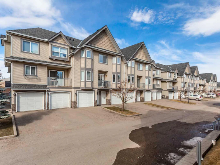143 Cedarwood Lane SW, Calgary, AB, T2W 6J3