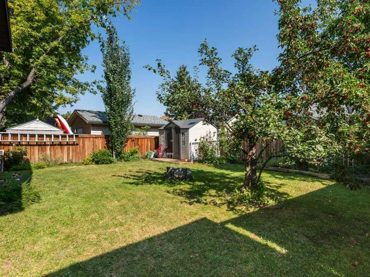 39 Shawglen Place SW, Calgary, AB, T2Y 1X9 - 29