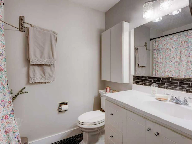 39 Shawglen Place SW, Calgary, AB, T2Y 1X9 - 19
