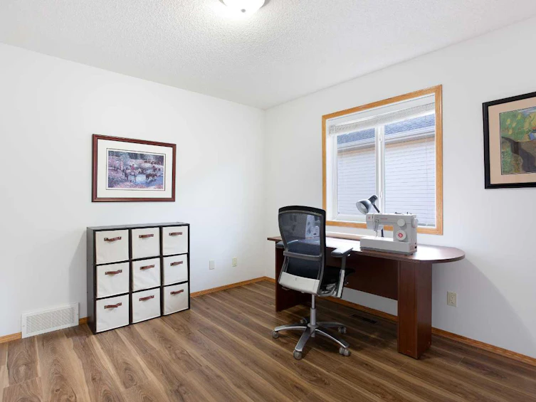 26 Cresthaven View SW, Calgary, AB, T3B 5Y2 - 26