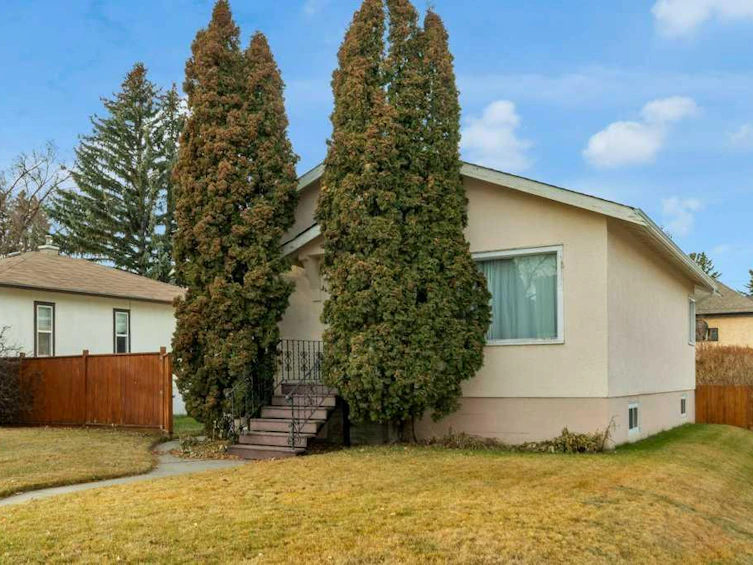 3423 Centre B Street NW, Calgary, AB, T2K 0V7 - 4