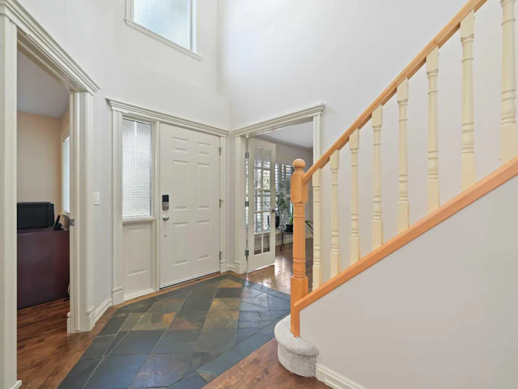 41 Strathridge Crescent SW, Calgary, AB, T3H 3R9 - 2