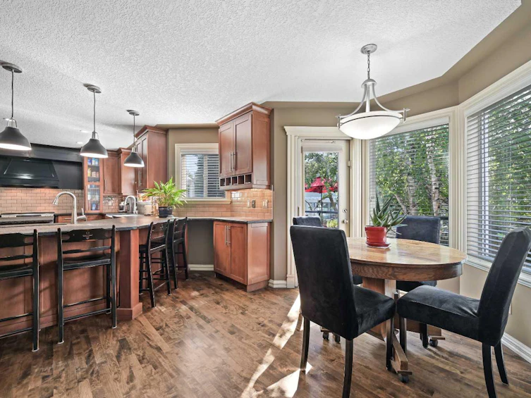 41 Strathridge Crescent SW, Calgary, AB, T3H 3R9 - 11