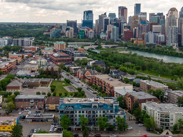 506-4 14 Street NW, Calgary, AB, T2N 1Z4 - 43