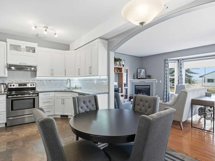 1-2 Hinshaw Drive, Sylvan Lake, AB, T4S 2J2 - 12