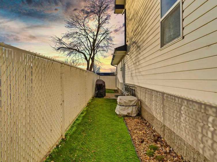1-2 Hinshaw Drive, Sylvan Lake, AB, T4S 2J2 - 29