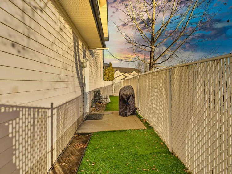 1-2 Hinshaw Drive, Sylvan Lake, AB, T4S 2J2 - 31