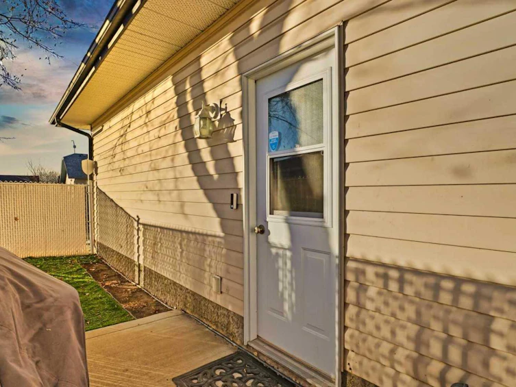 1-2 Hinshaw Drive, Sylvan Lake, AB, T4S 2J2 - 30