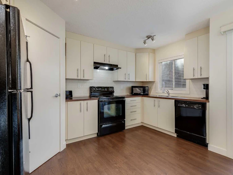 704-2445 Kingsland Road SE, Airdrie, AB, T4A 0B5 - 9