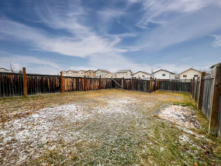 25 Pinnacle Crossing, Grande Prairie, AB, T8W 0A9 - 26