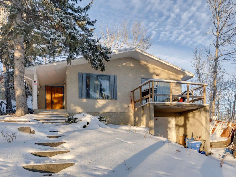 3615 1 Street NE, Calgary, AB, T2E 3L8