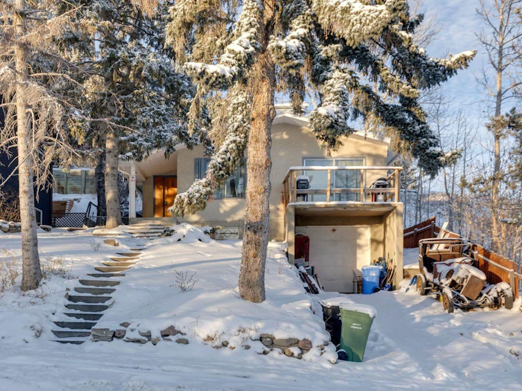 3615 1 Street NE, Calgary, AB, T2E 3L8 - 3