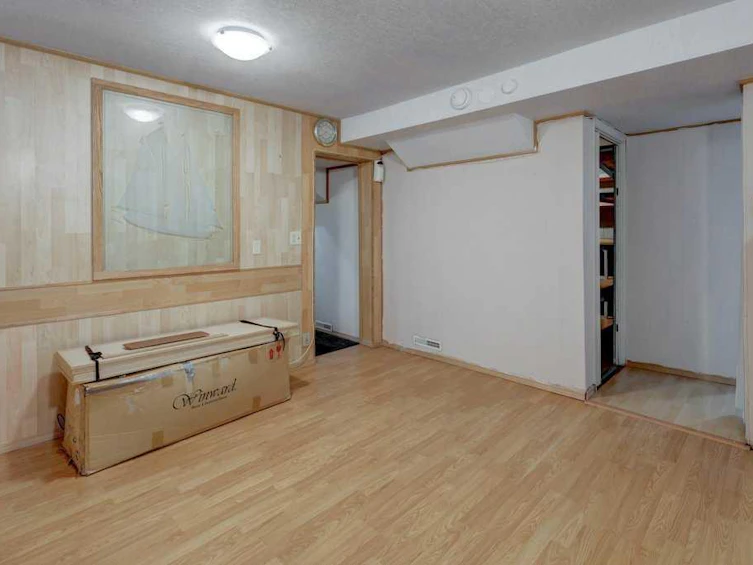 221 31 Avenue NE, Calgary, AB, T2E 2G1 - 18