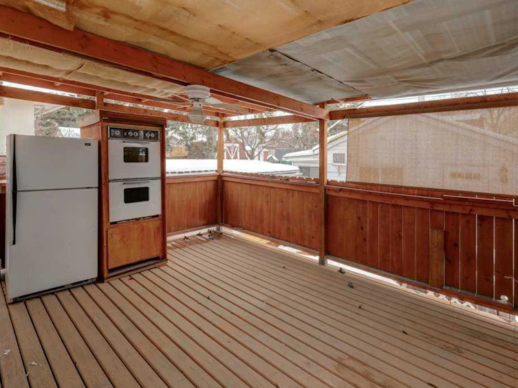 221 31 Avenue NE, Calgary, AB, T2E 2G1 - 24