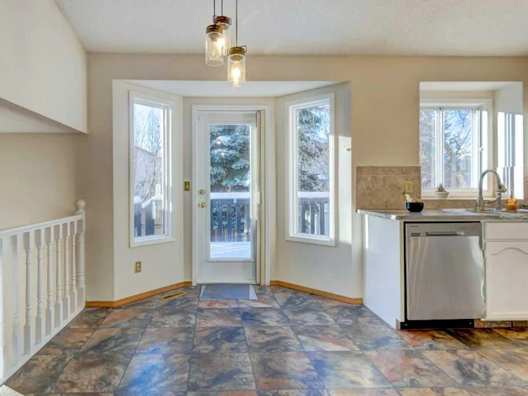 87 Sun Harbour Close SE, Calgary, AB, T2X 3C4 - 11