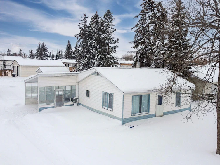 103 3 Avenue SW, Falher, AB, T0H 1M0