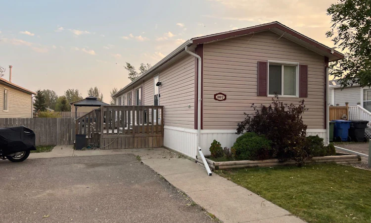307 Spurline Avenue