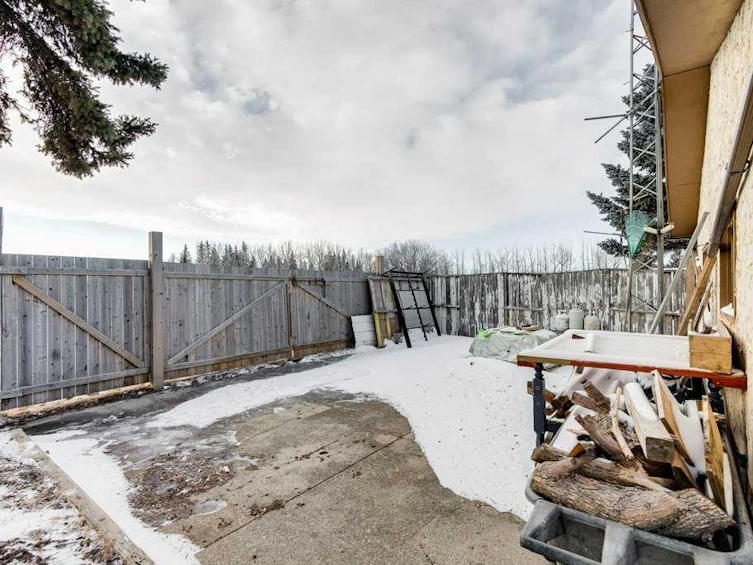 5501 58 Street, Olds, AB, T4H 1J9 - 30