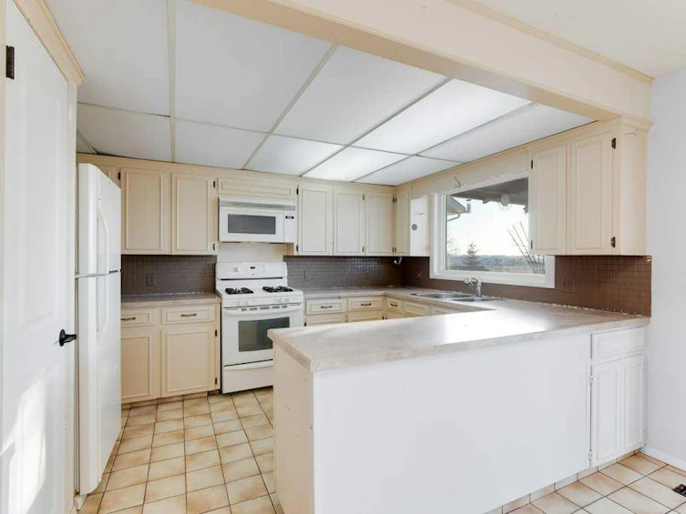 5501 58 Street, Olds, AB, T4H 1J9 - 9