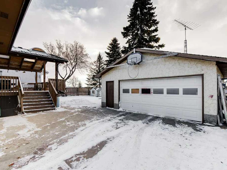 5501 58 Street, Olds, AB, T4H 1J9 - 34