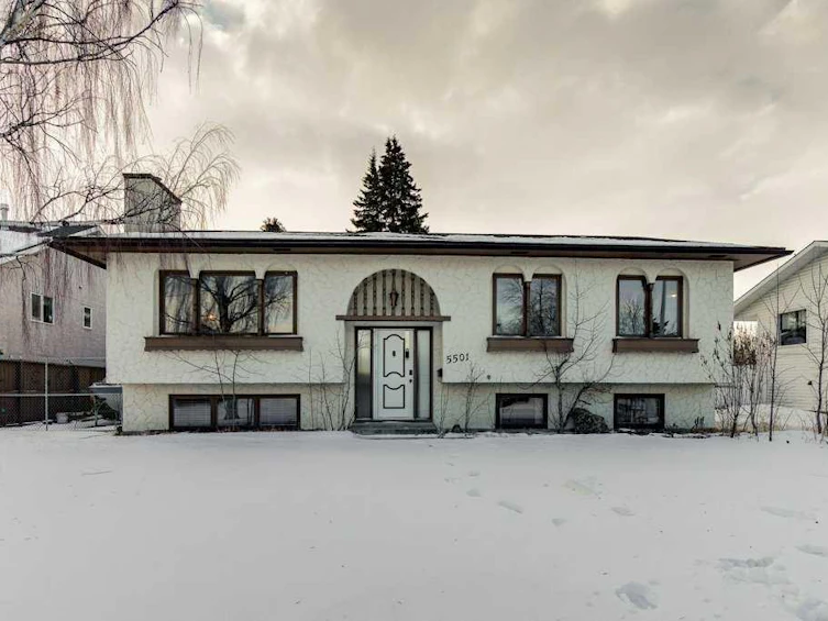 5501 58 Street, Olds, AB, T4H 1J9