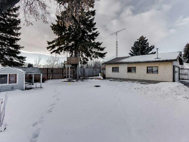 5501 58 Street, Olds, AB, T4H 1J9 - 33