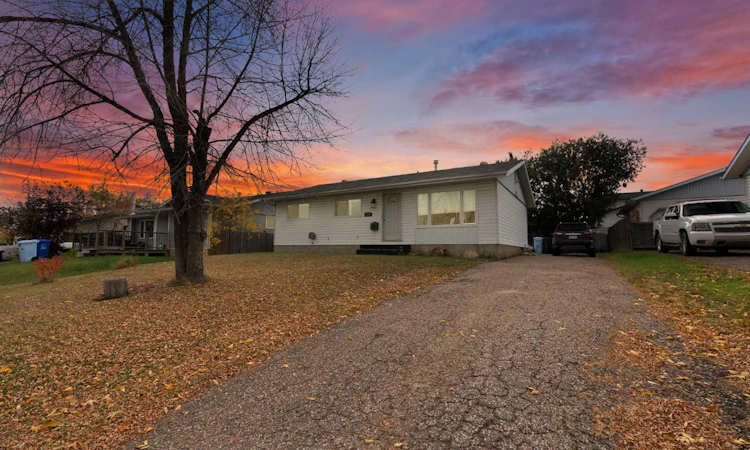 136 Beaumont Crescent