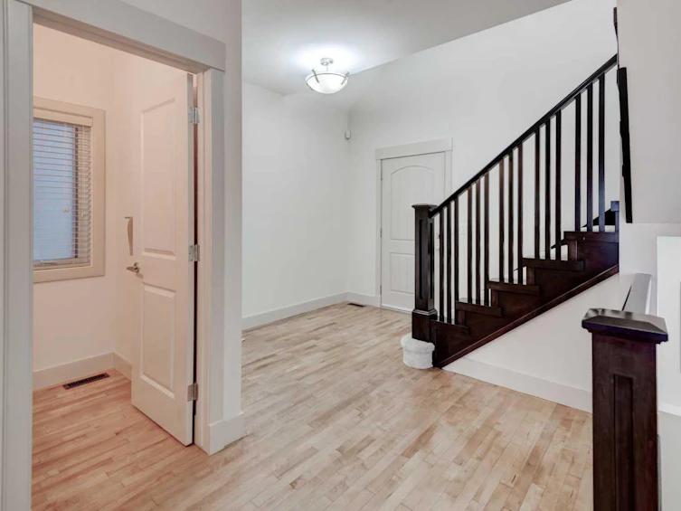 1410 26a Street SW, Calgary, AB, T3C 1K8 - 3