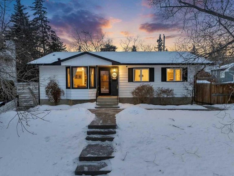 7103 Hunterwood Road NW, Calgary, AB, T2K 4J5