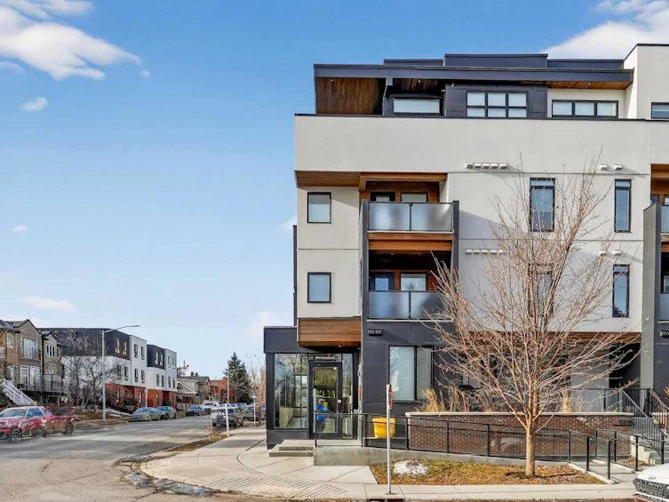 111-3375 15 Street SW, Calgary, AB, T2T 4A2 - 2