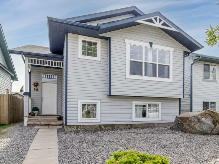 87 Wildrose Drive, Sylvan Lake, AB, T4S 2L1