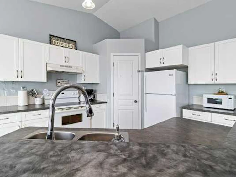 87 Wildrose Drive, Sylvan Lake, AB, T4S 2L1 - 8