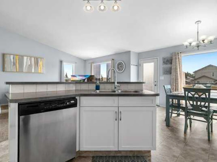 87 Wildrose Drive, Sylvan Lake, AB, T4S 2L1 - 10