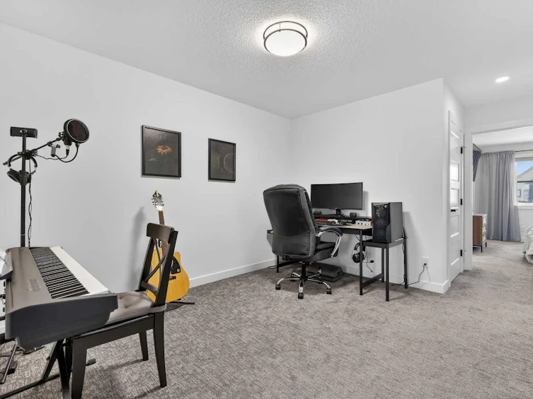 20525 Main Street SE, Calgary, AB, T3M 3E9 - 20