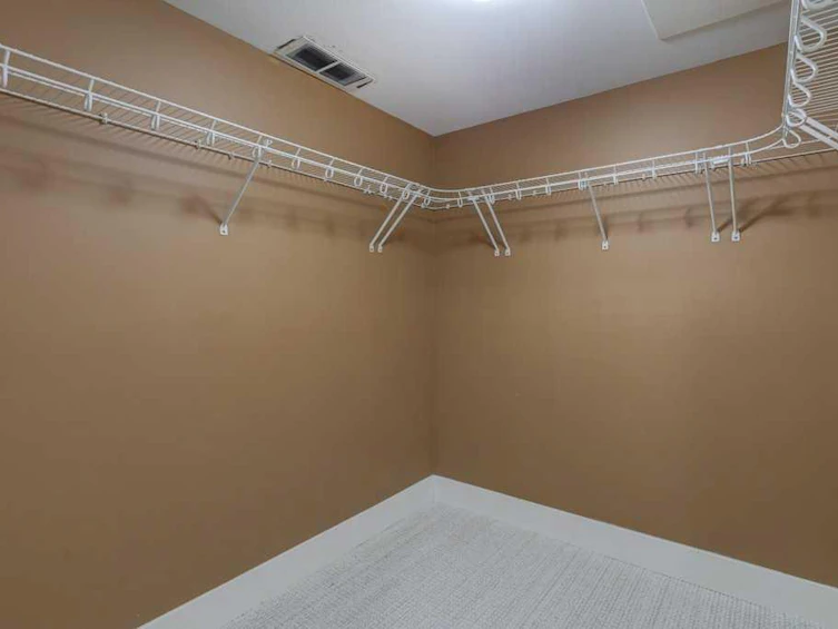 2511 18 Street NW, Calgary, AB, T2M 3T7 - 29