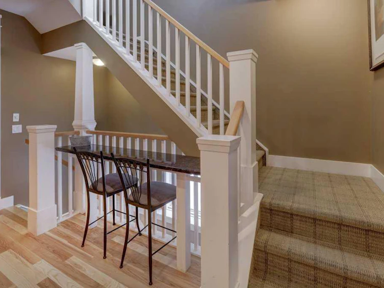 2511 18 Street NW, Calgary, AB, T2M 3T7 - 11