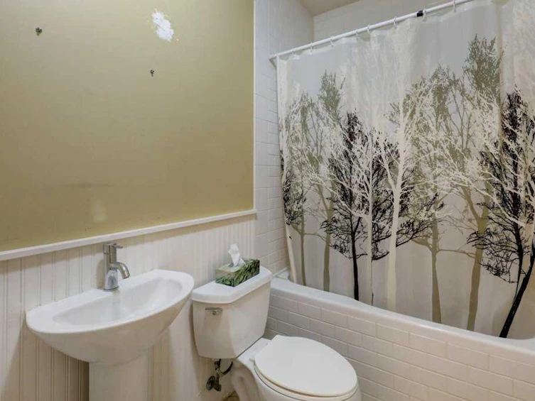 2511 18 Street NW, Calgary, AB, T2M 3T7 - 30