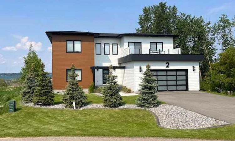 2 Twin Rose Court