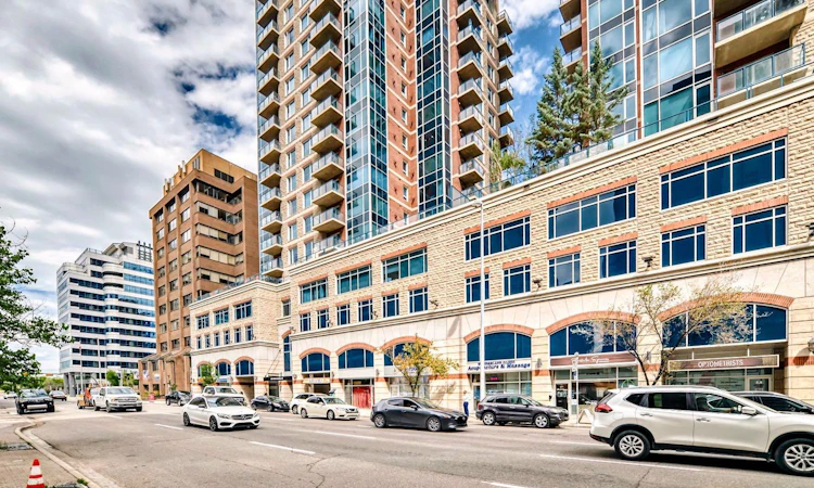 701-920 5 Avenue SW
