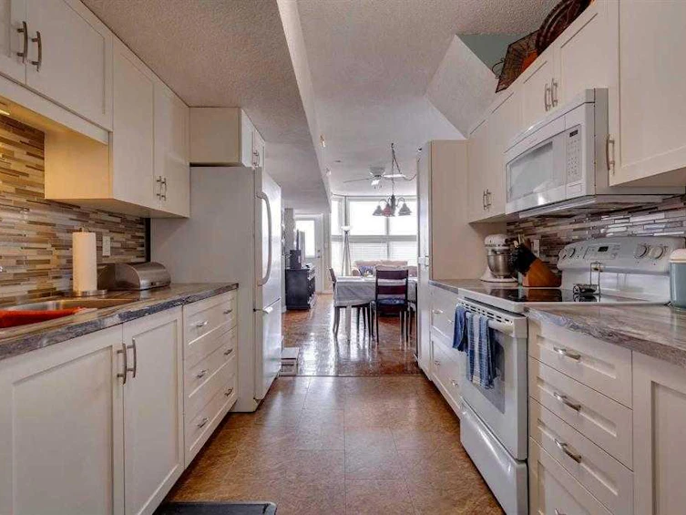 102 Railway Avenue E, Rural Wheatland County, AB, T0J 0M0 - 43